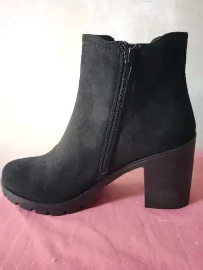 Botines de tacón grueso negros para mujer - miniatura 2
