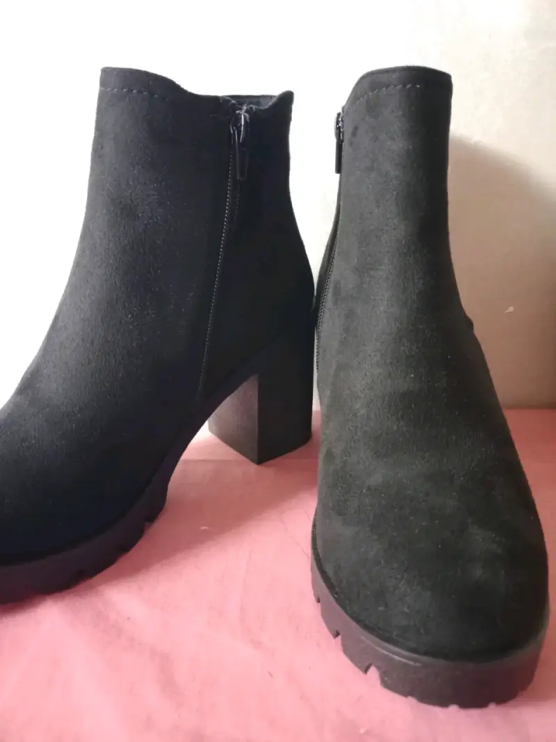Botines de tacón grueso negros para mujer - 4