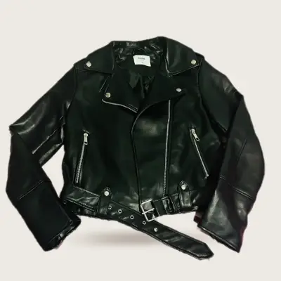 Chaqueta de cuero negra estilo biker para mujer - miniatura 1