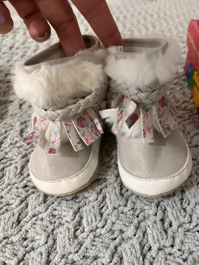 Botines de bebé con flecos y forro de peluche - 4