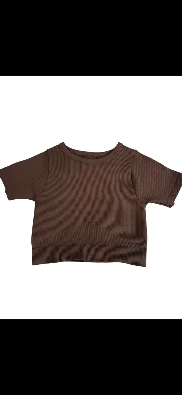 Conjunto de polera y pantalón marrón para mujer - 1