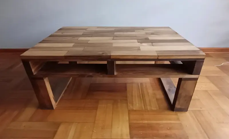 Mesa de centro de madera estilo rústico - 1