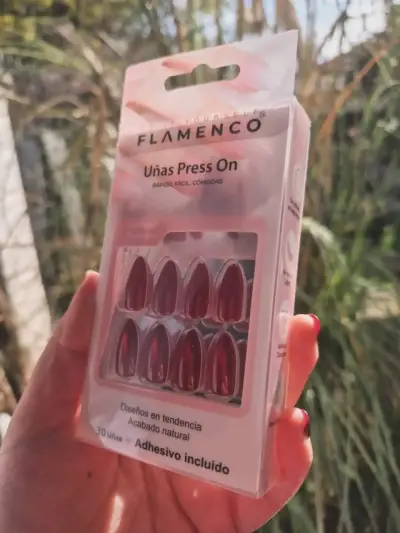 Uñas postizas Flamenco Press On rojas - miniatura 2