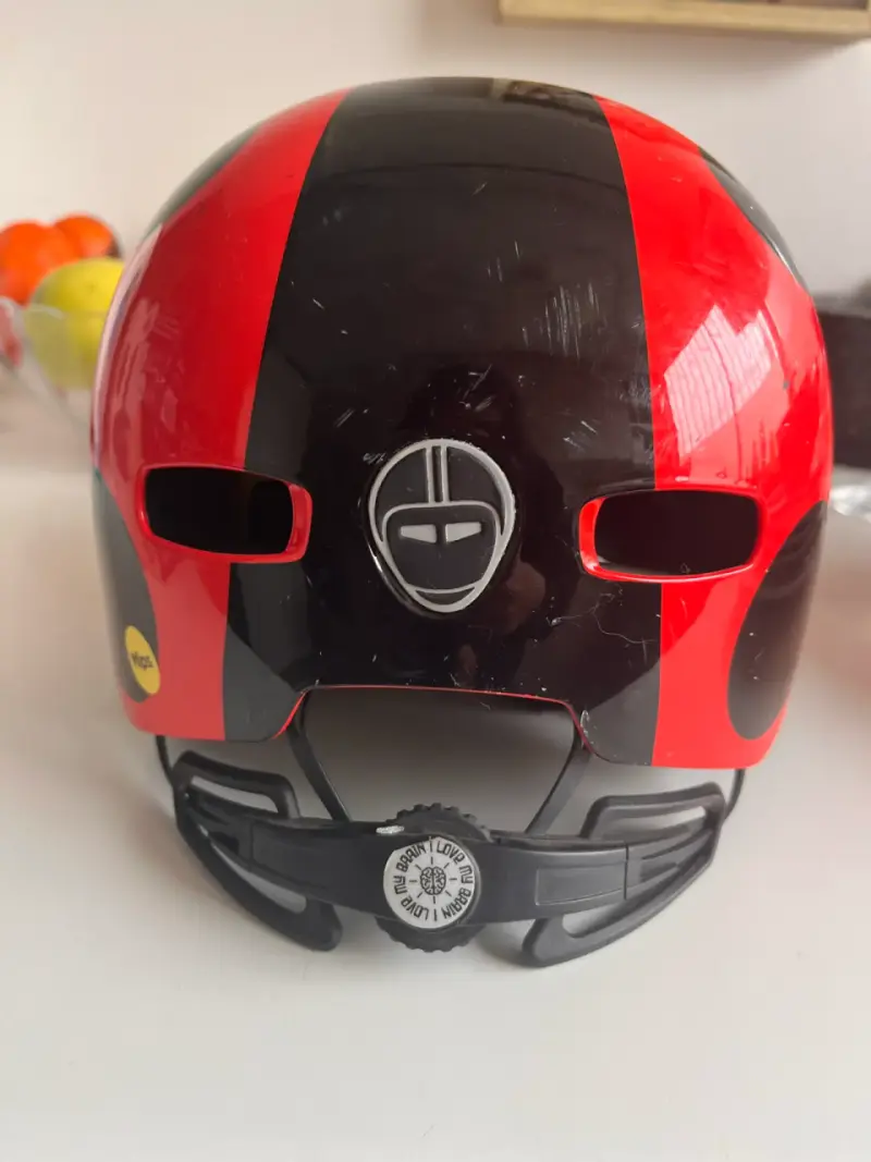 🐞 Casco infantil Nutcase Little Nutty - 6