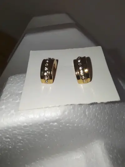 Aros acero con incrustaciones de piedras brillante - miniatura 1