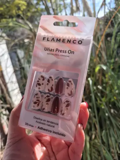 Uñas postizas Flamenco Press On diseño floral - miniatura 2