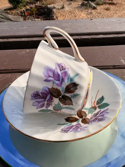 Juego de taza de té y platillo vintage Dalphine Pu - miniatura 1
