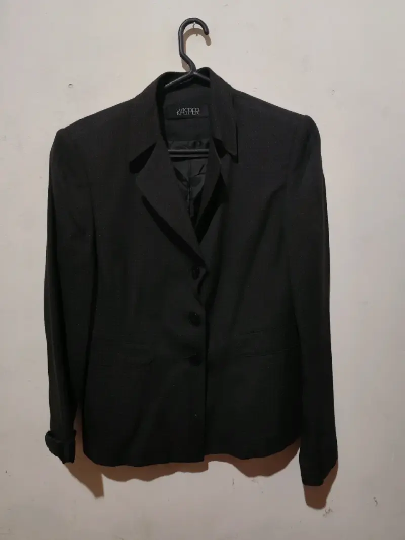 Blazer negro con puntos "Kasper" para mujer - 1