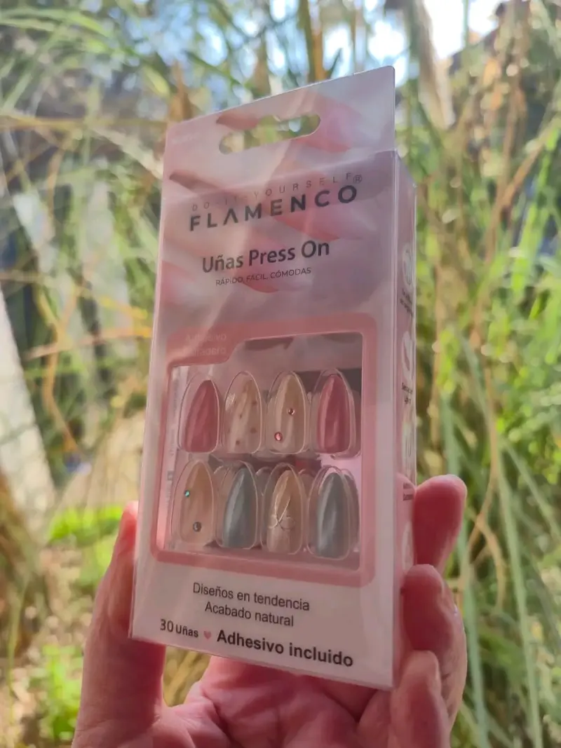 Uñas postizas Flamenco Press On con adhesivo - 2