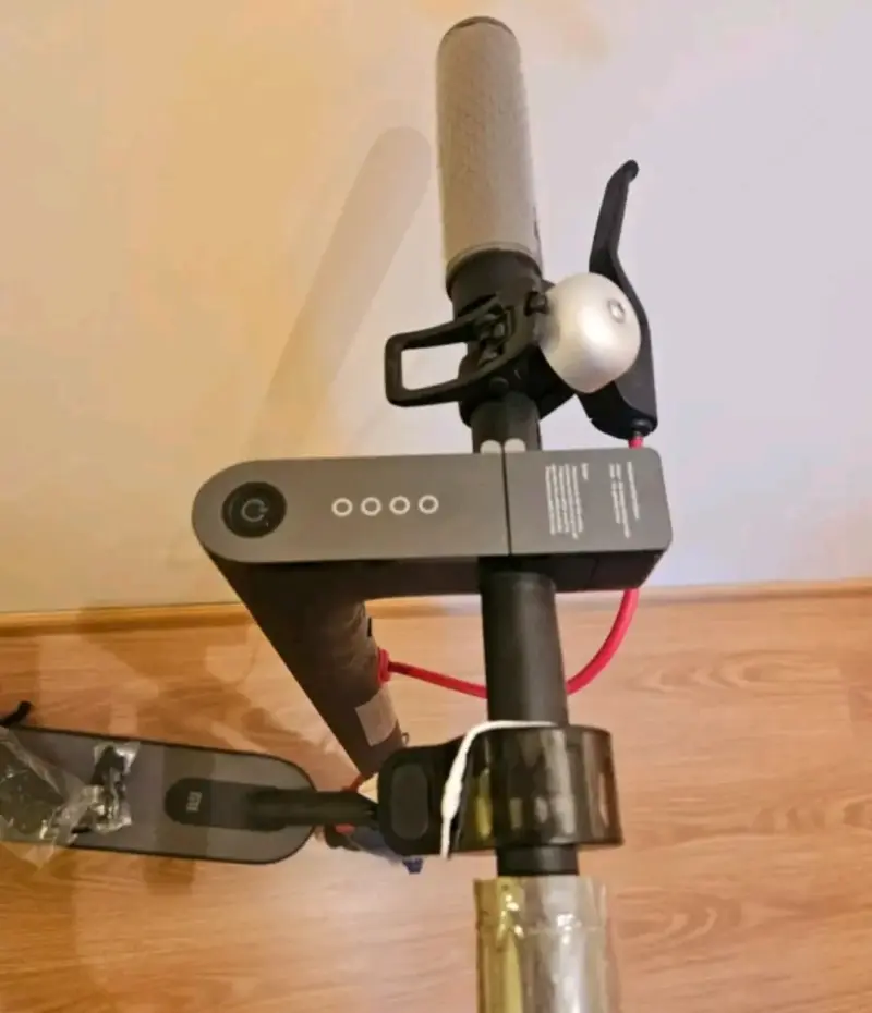 Scooter eléctrico plegable Xiaomi en buen estado - 4
