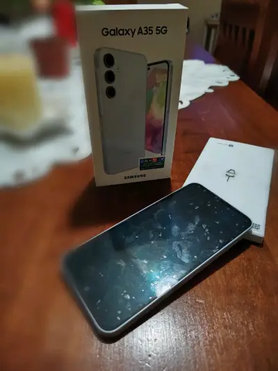 Samsung Galaxy A35 5G en buen estado - miniatura 1