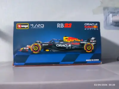 Modelo a escala Bburago RB21 Red Bull Racing - miniatura 2