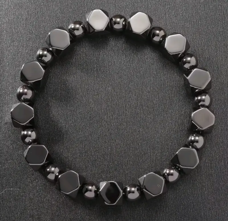 Pulsera de hematita negra con diseño geométrico - 2