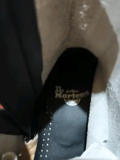 Botas Dr. Martens 1460 negras y blancas - miniatura 5