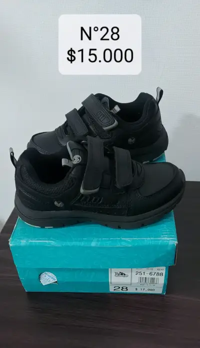 Zapatillas negras para niños - miniatura 2