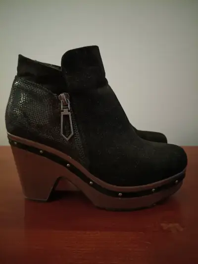 Botines de plataforma negros con cierre lateral - miniatura 1