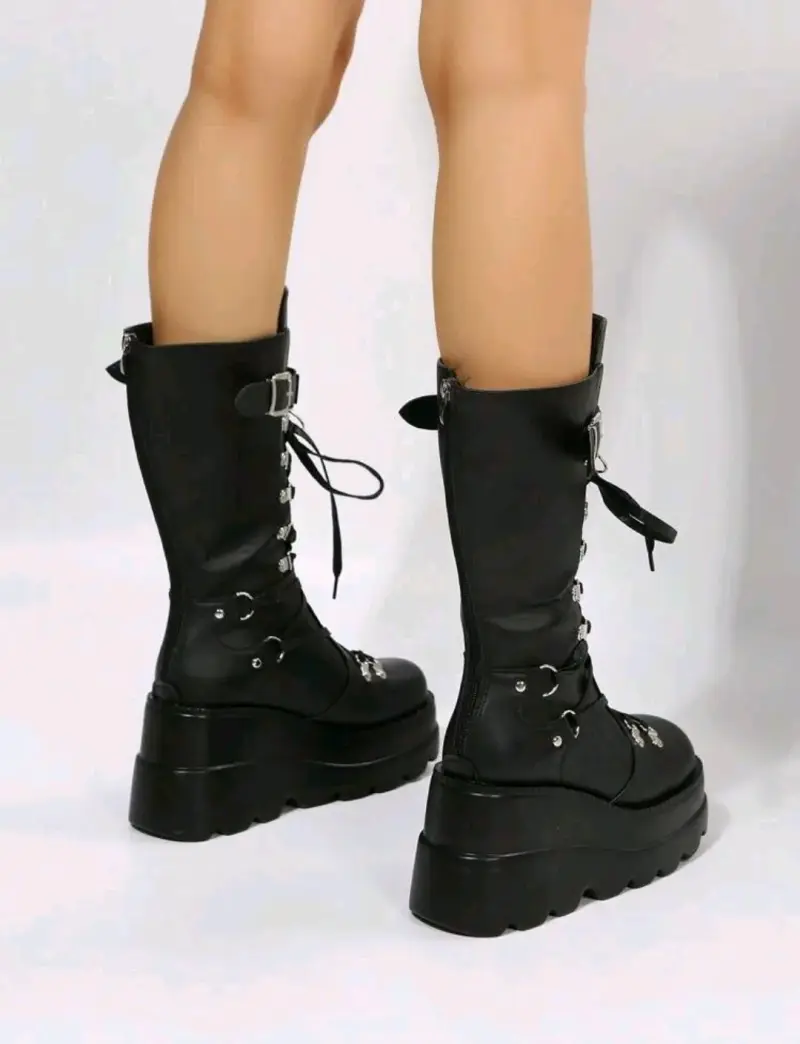 Botas negras de plataforma con hebillas - 3