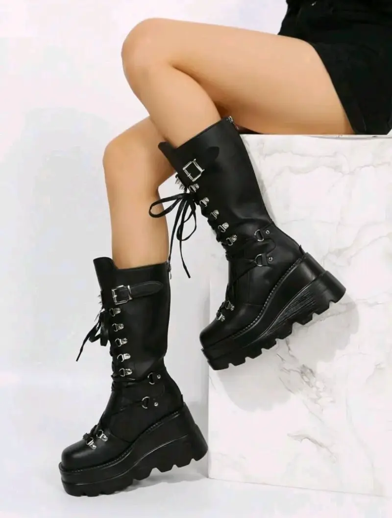 Botas negras de plataforma con hebillas - 4
