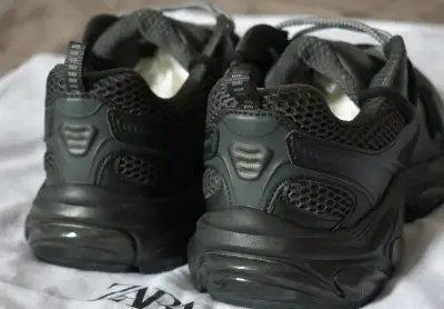 Zapatillas deportivas negras Zara para hombre - miniatura 3
