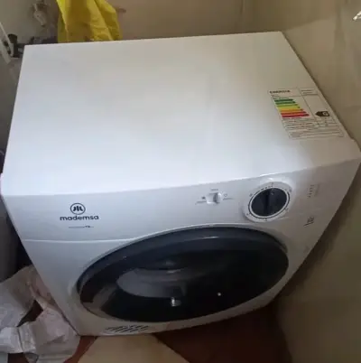 Secadora de Ropa Mademsa 7kg en buen estado - miniatura 2