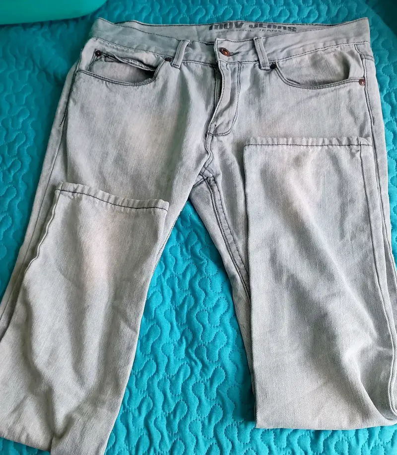 Jeans de mezclilla gris claro para hombre talla 44 - 2