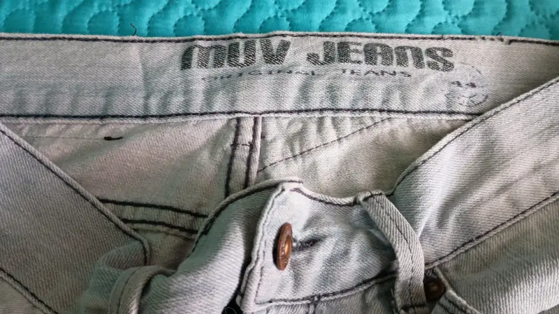 Jeans de mezclilla gris claro para hombre talla 44 - 3