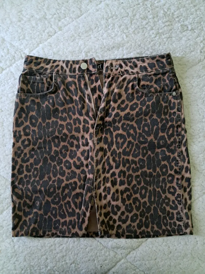 Falda corta animal print Zara - 1