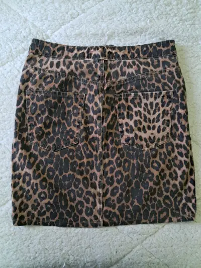 Falda corta animal print Zara - miniatura 3