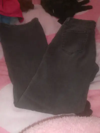 Lote de jeans y vestido rojo para mujer - miniatura 3