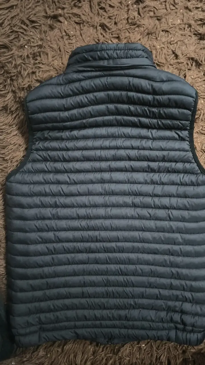Chaleco sin mangas negro EA7 acolchado - 2