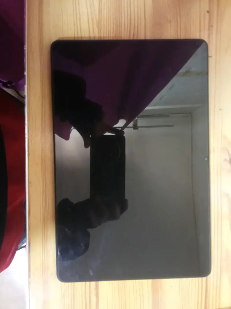 Tablet Lenovo Tab con teclado y funda - 1
