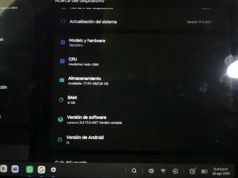 Tablet Lenovo Tab con teclado y funda - 3
