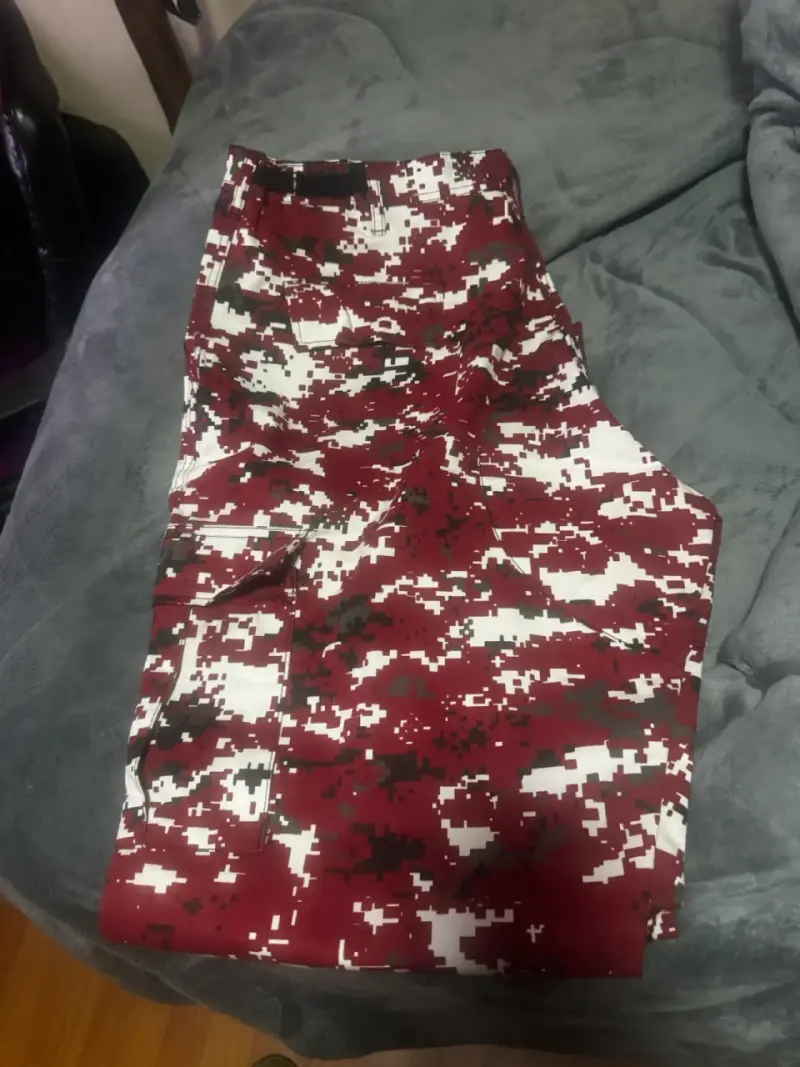 Pantalones cargo camuflado rojos para hombre - 1