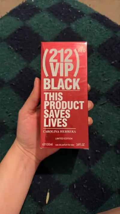 Perfume 212 VIP Black Red Edición Limitada 100ml - miniatura 1