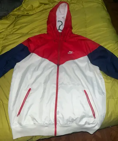 Cortaviento Nike tricolor rojo, blanco y azul - miniatura 5