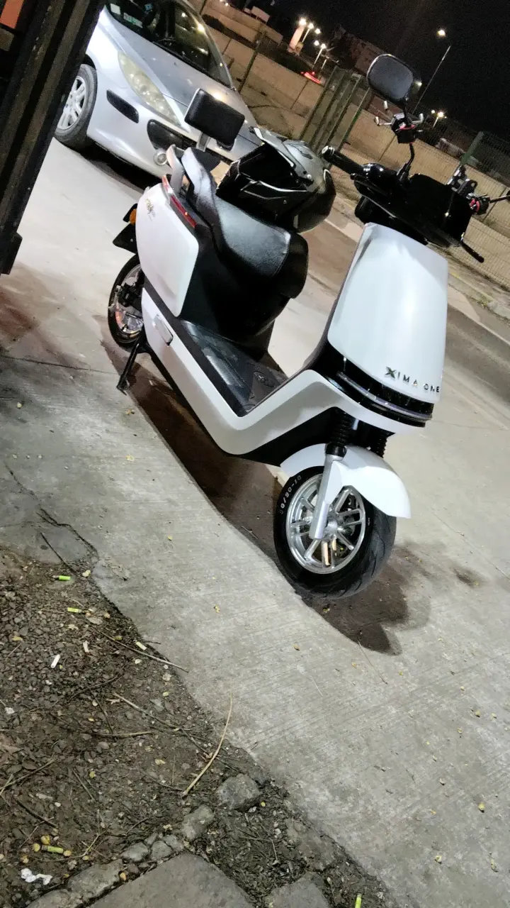 Scooter eléctrico aima OneA500