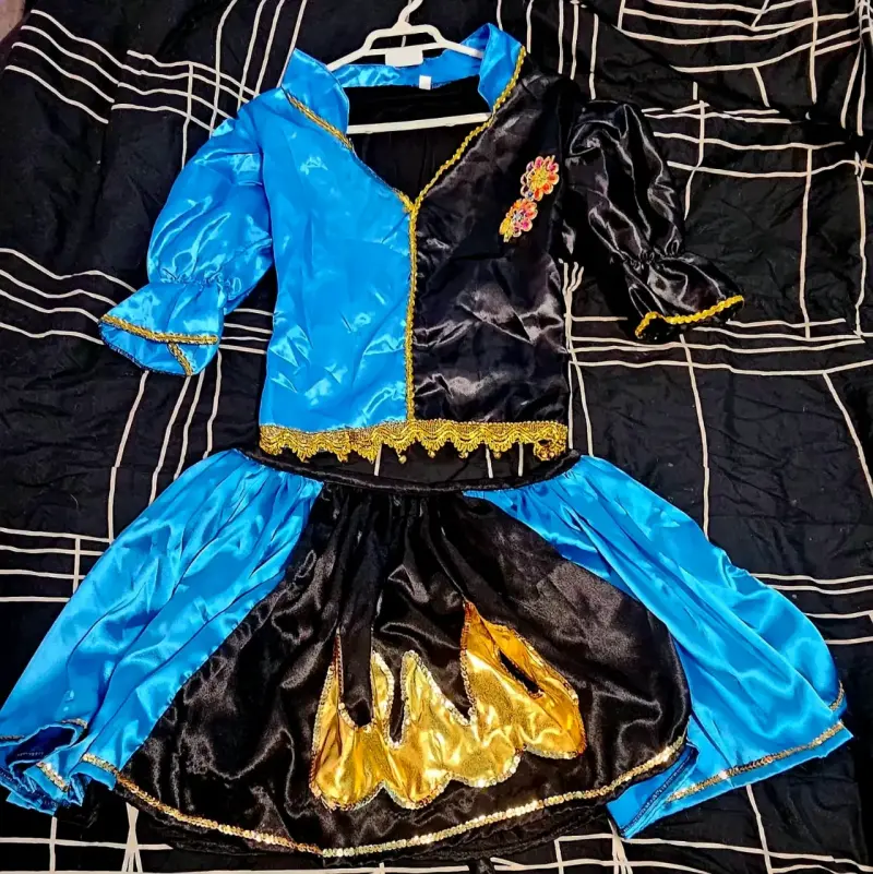 Disfraz de baile folclórico azul y negro para niña