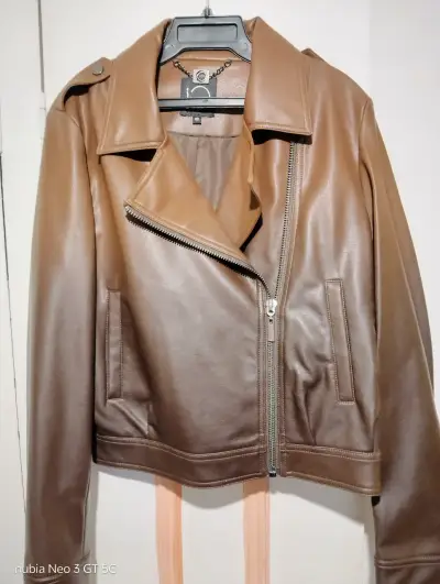 Chaqueta de cuero sintético marrón para mujer - miniatura 1