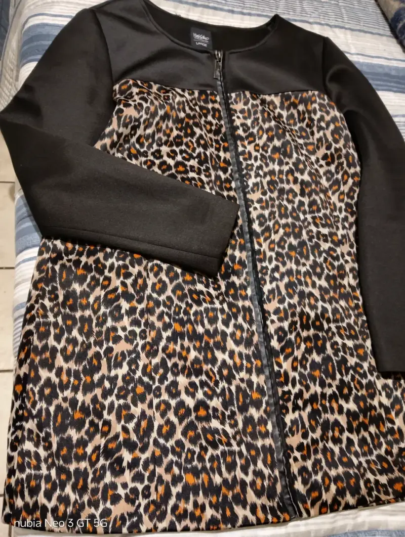 Vestido animal print con mangas largas - 1