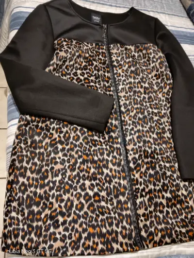 Vestido animal print con mangas largas - miniatura 1