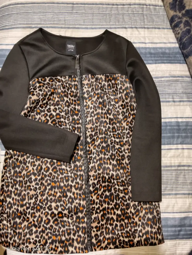 Vestido animal print con mangas largas - 2