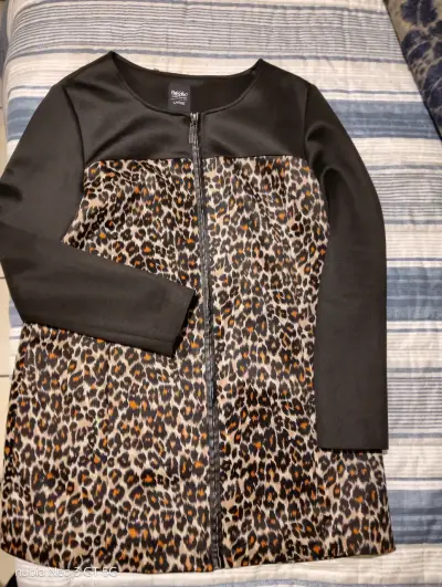 Vestido animal print con mangas largas - miniatura 3