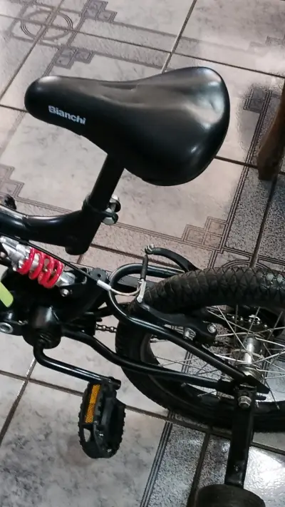 Bicicleta infantil Bianchi con casco incluido - miniatura 2