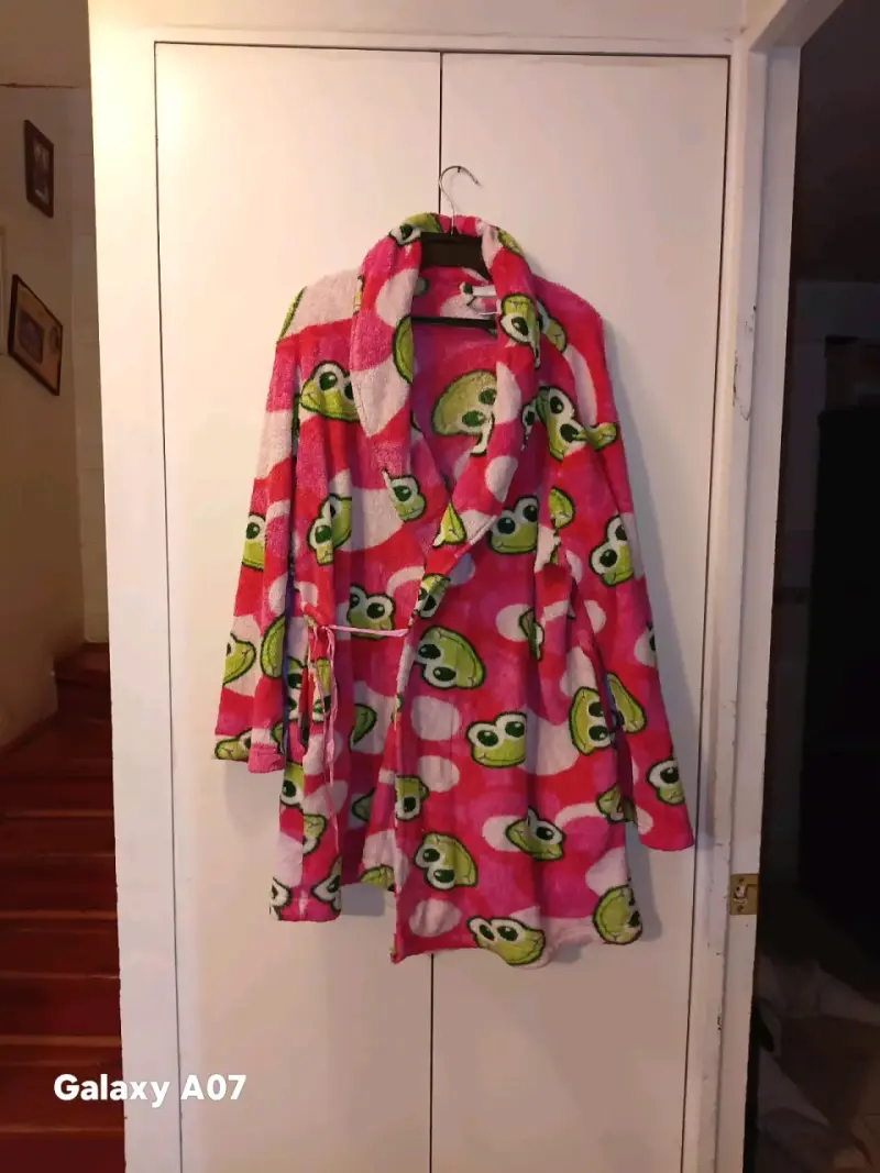 Batas de baño infantiles de felpa con diseños variados - 4