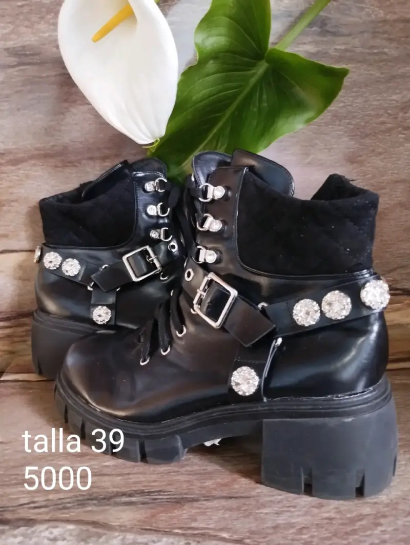 Botines de cuero negro con cierre lateral - 5