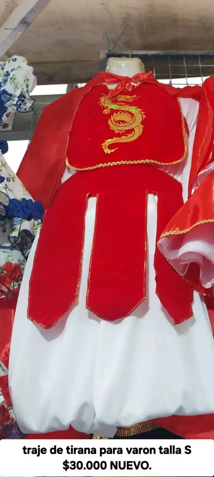 Traje de Tirana para niño talla S nuevo
