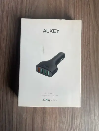 Cargador de Auto Aukey 4 Puertos USB Quick Charge - miniatura 1