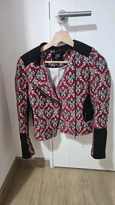 Chaqueta de mujer estampada elegante - miniatura 1