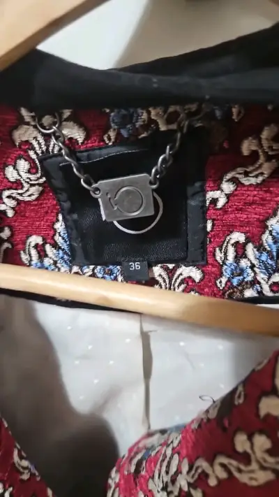 Chaqueta de mujer estampada elegante - miniatura 2