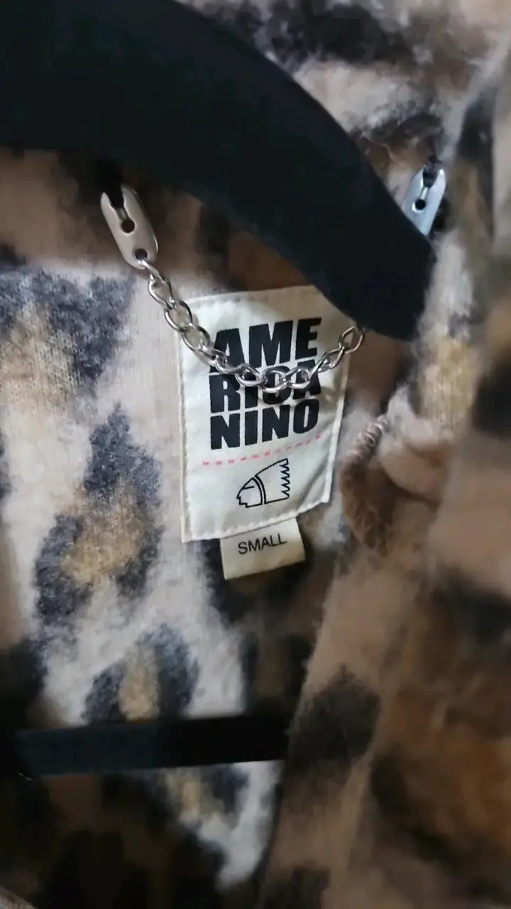 Chaqueta de Leopardo con Tachuelas para Mujer - 2